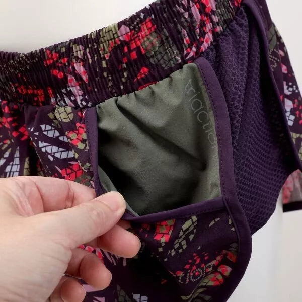 Triumph moteriški violetinės spalvos su raštais laisvalaikio  šortai Cardio Apparel Better Short