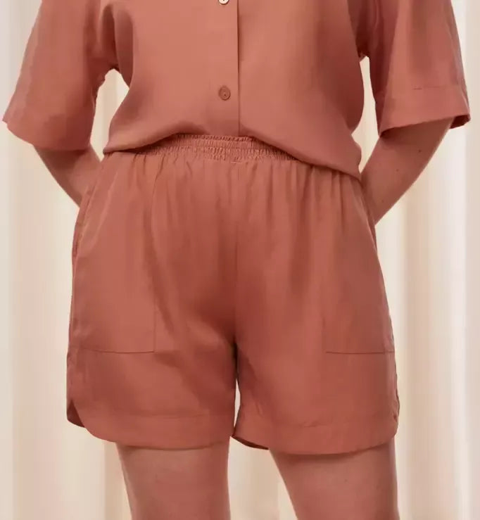 Triumph 46 dydžio moteriški laisvalaikio šortai Boyfriend MyWear Shorts