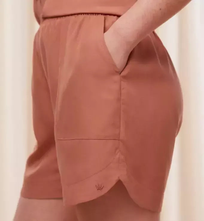 Triumph 46 dydžio moteriški laisvalaikio šortai Boyfriend MyWear Shorts