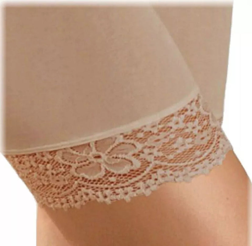 Nina von C 44(XXL)  dydžio moteriški kakavos spalvos neriniuoti šortukai 49210444