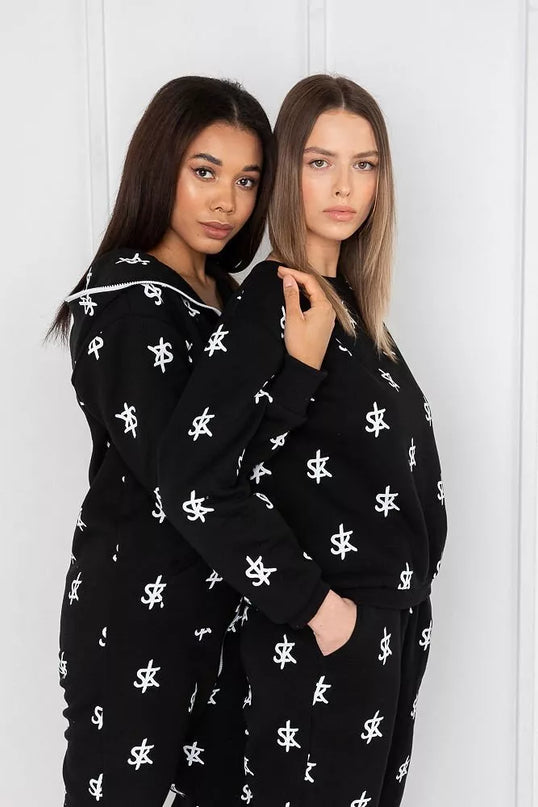 Sofa Killer juodas kombinezonas su SK logo printu