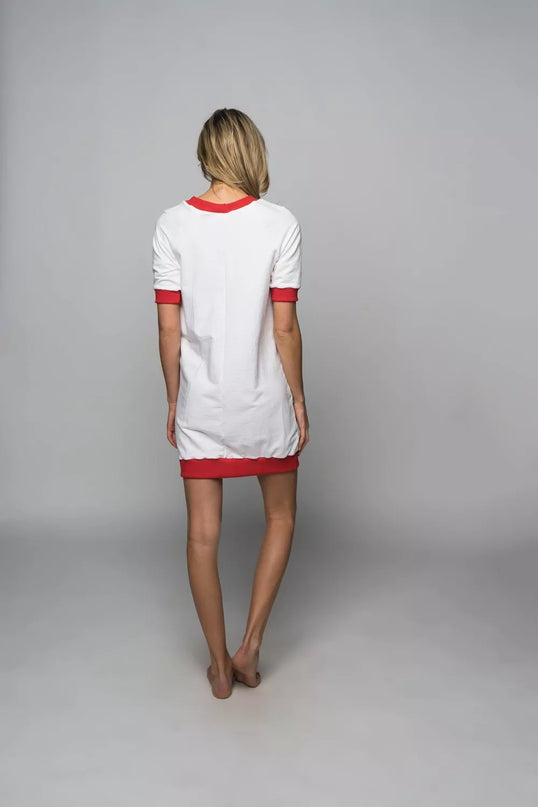 Sofa Killer balta taškuota suknelė su raudonais rankogaliais