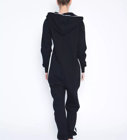 Sofa Killer juodas kombinezonas su batom vertikaliom juostom