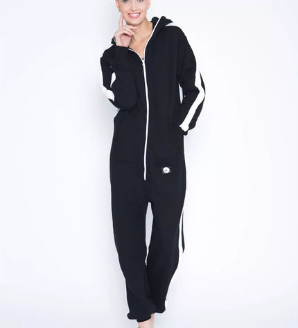 Sofa Killer juodas kombinezonas su batom vertikaliom juostom