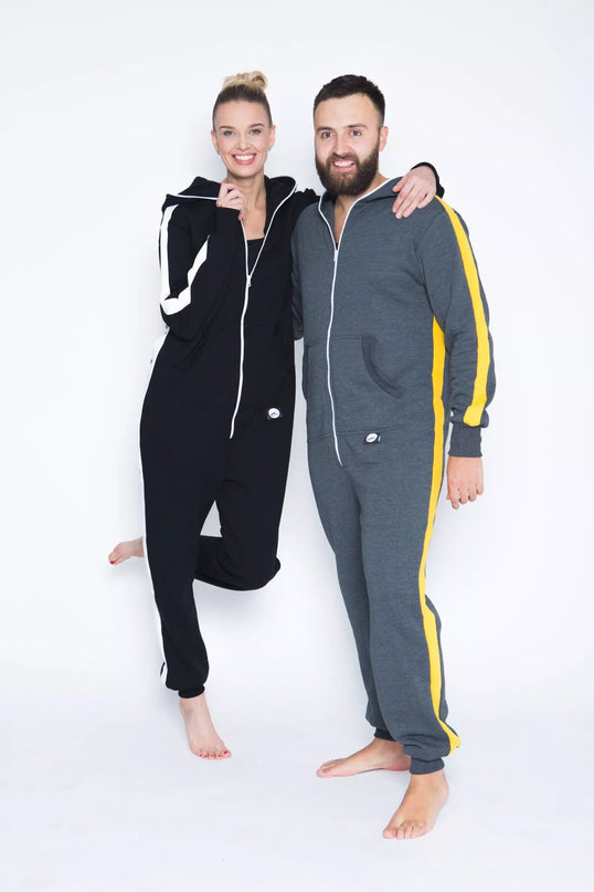 Sofa Killer juodas kombinezonas su batom vertikaliom juostom