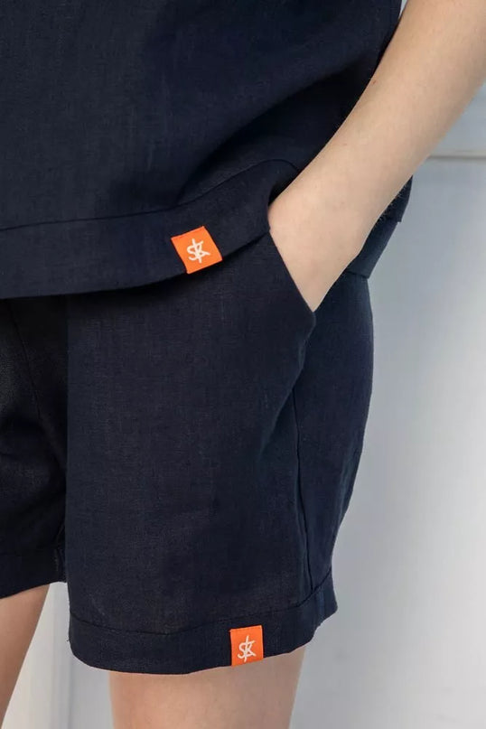 Sofa Killer tamsiai mėlynas lininis kostiumas su šortais