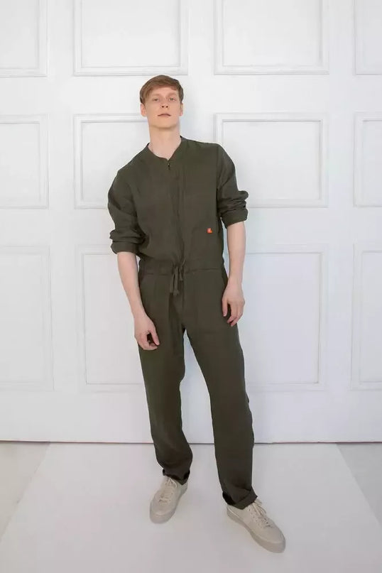 Sofa Killer tamsiai žalios spalvos vyriškas lininis kombinezonas