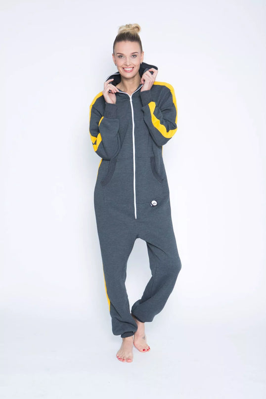 Sofa Killer tamsiai pilkas kombinezonas su geltonom vertikaliom juostom