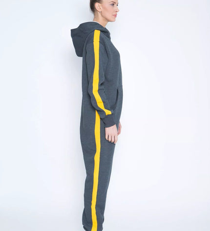 Sofa Killer tamsiai pilkas kombinezonas su geltonom vertikaliom juostom