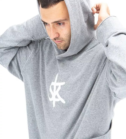 Sofa Killer šviesiai pilkas ilgas džemperis su SK logotipu