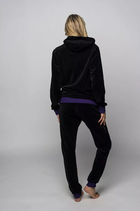 Sofa Killer juodas veliūrinis sportinis kostiumas