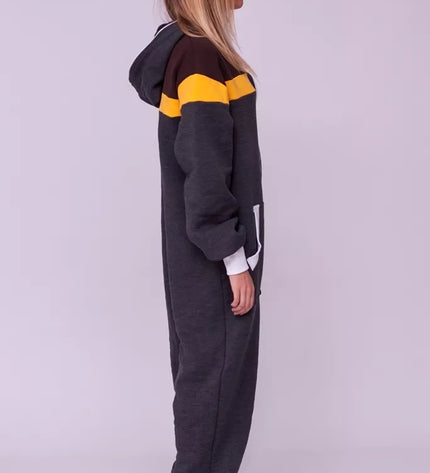 Sofa Killer pilkas kombinezonas rudais pečiais