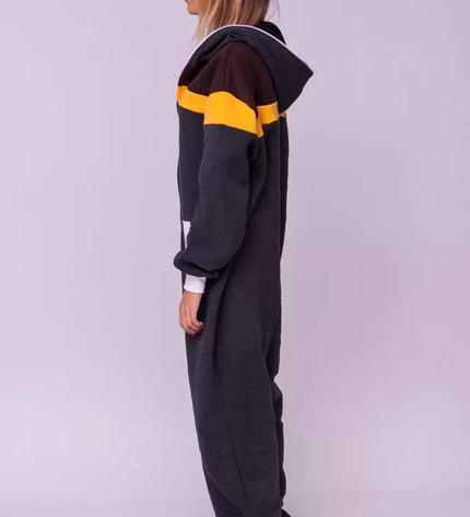 Sofa Killer pilkas kombinezonas rudais pečiais