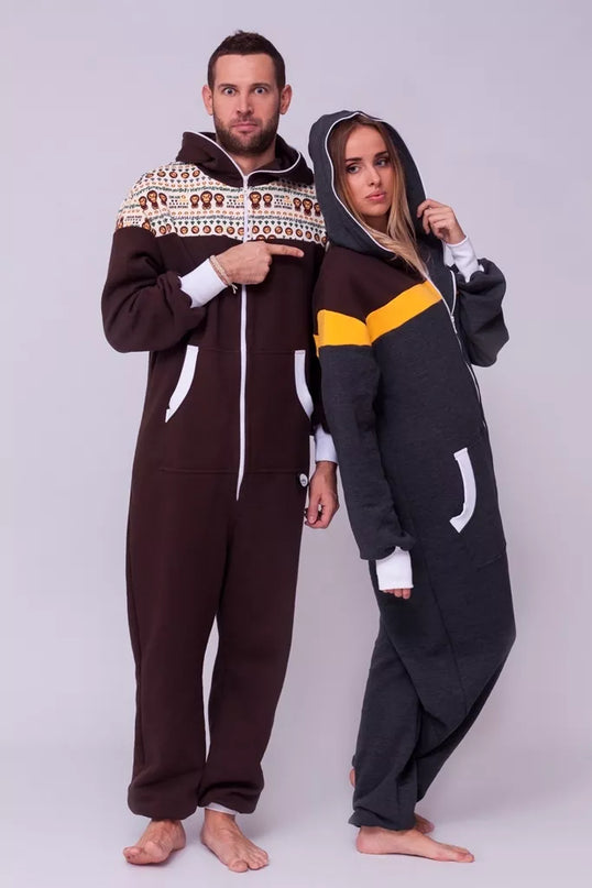 Sofa Killer pilkas kombinezonas rudais pečiais