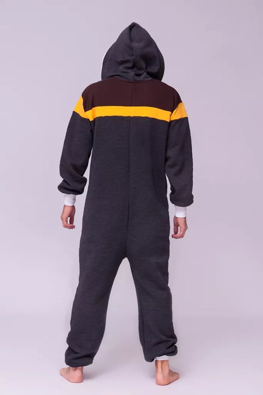 Sofa Killer pilkas kombinezonas rudais pečiais