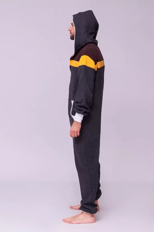 Sofa Killer pilkas kombinezonas rudais pečiais