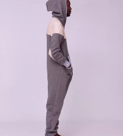 Sofa Killer pilkas kombinezonas su dygsniuotos medžiagos aplikacija