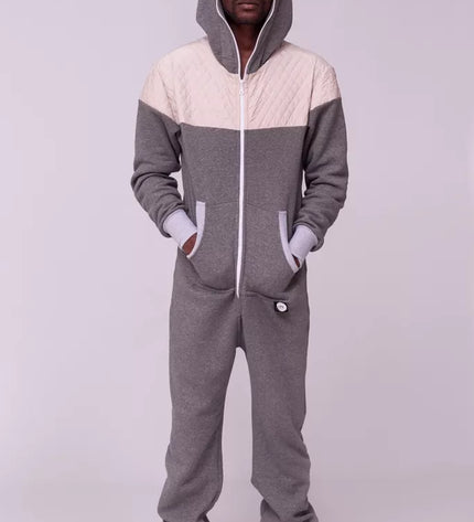 Sofa Killer pilkas kombinezonas su dygsniuotos medžiagos aplikacija