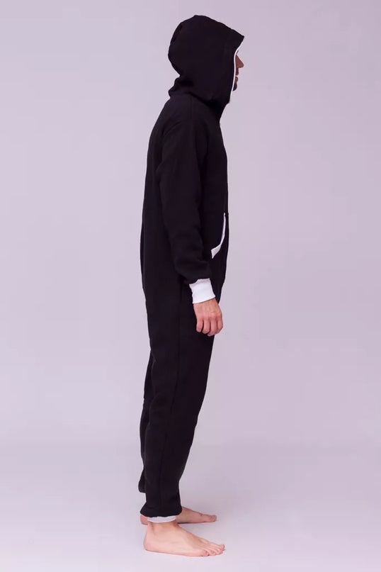 Sofa Killer juodas kombinezonas su baltais rankogaliais