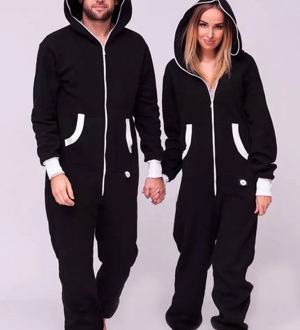 Sofa Killer juodas kombinezonas su baltais rankogaliais