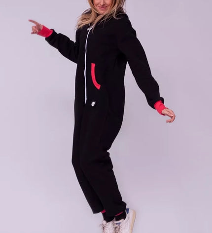 Sofa Killer juodas kombinezonas su koralo rankogaliais