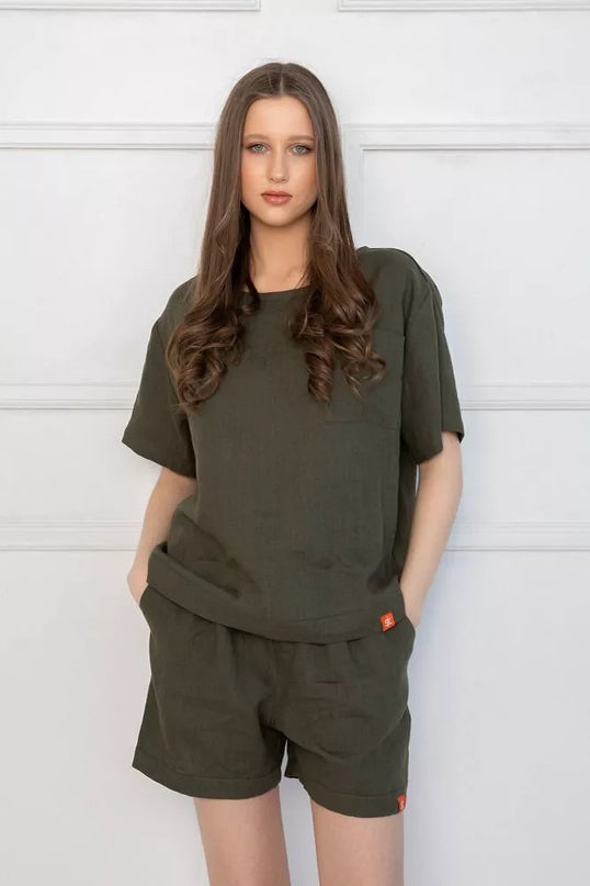 Sofa Killer tamsiai žalias lininis kostiumas su šortais