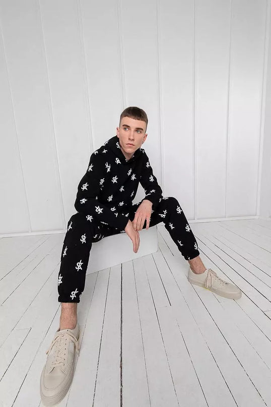 Sofa Killer juodas sportinis kostiumas su SK logo printu