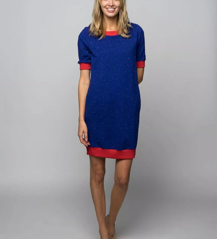 Sofa Killer mėlyna taškuota suknelė su raudonais rankogaliais