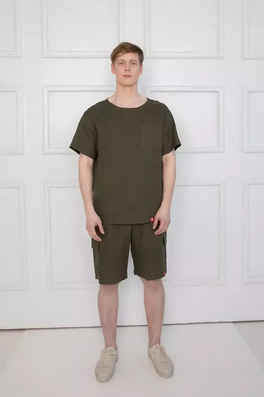 Sofa Killer tamsiai žalios spalvos vyriškas lininis kostiumas su šortais