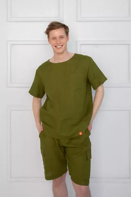 Sofa Killer samanų spalvos vyriškas lininis kostiumas su šortais