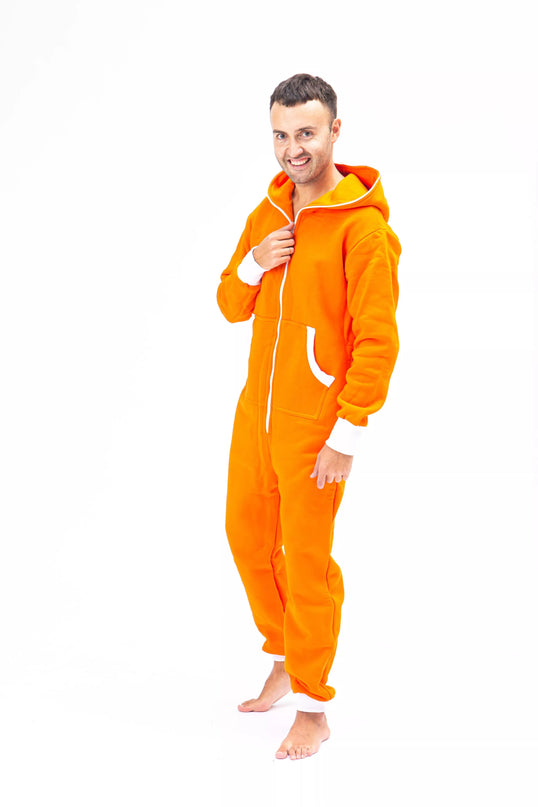 Sofa Killer oranžinis kombinezonas su baltais rankogaliais