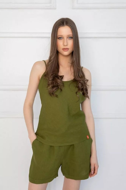 Sofa Killer samanų spalvos lininis kostiumas su šortais