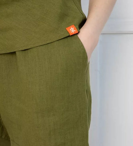 Sofa Killer samanų spalvos lininis kostiumas su šortais