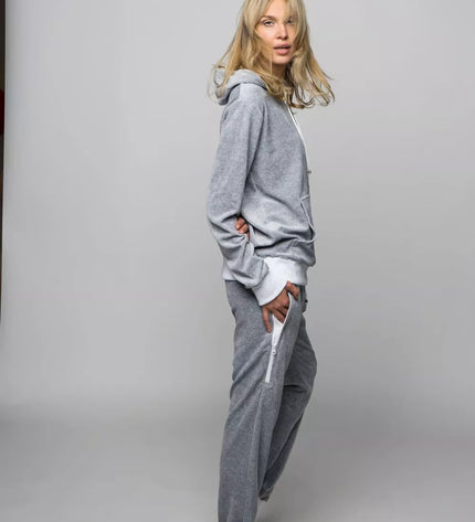 Sofa Killer šviesiai pilkas veliūrinis sportinis kostiumas