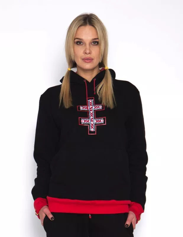 Sofa Killer juodas džemperis su tautinėm juostom