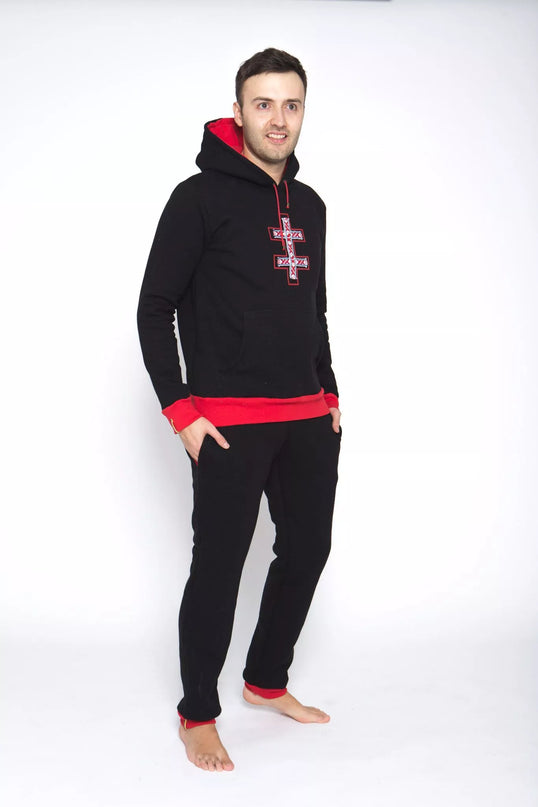 Sofa Killer juodas sportinis kostiumas su tautinėm juostom