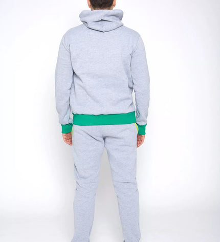 Sofa Killer šviesiai pilkas sportinis kostiumas su tautinėm juostom