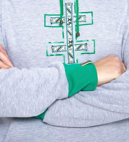 Sofa Killer šviesiai pilkas džemperis su tautinėm juostom