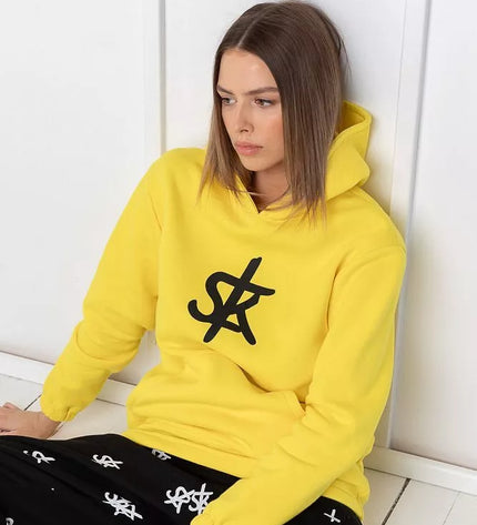 Sofa Killer ryškiai geltonas džemperis su SK logotipu