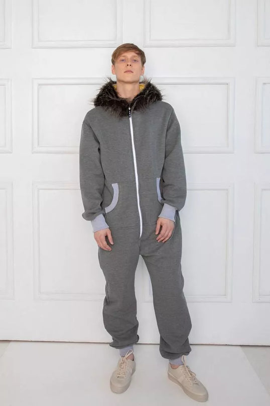 Sofa Killer pilkas kombinezonas su kailiniu kapišonu